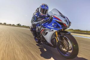 La GSX-R 1000 préférée des fans de Suzuki est toujours là pour 2027, et il y a même une édition spéciale anniversaire