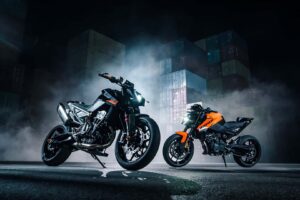 La KTM 790 Duke revient d&rsquo;entre les morts en tant que norme de moto nue. Même si les mises à jour ne sont pas importantes