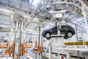 Pour comprendre les licenciements dans le secteur automobile européen, il faut regarder l’Allemagne