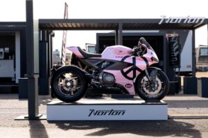 Ce Norton Manx R est une œuvre d’art unique