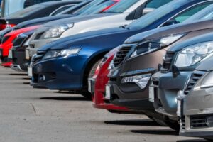 Le marché des voitures d&rsquo;occasion en Espagne stagne, mais les voitures électrifiées continuent de gagner du terrain