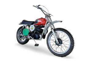 Cet ancien vélo de motocross de Steve McQueen pourrait bientôt être le vôtre. Et il n&rsquo;y a pas de réserve non plus