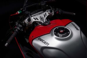 Ducati comble un vide dans la gamme Panigale avec le V4 SP pour 2027