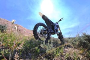 Il était facile de construire le nouveau vélo tout-terrain XE de Zero Motorcycle dans mon garage