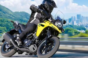 La nouvelle V-Strom 250 prouve que Suzuki peut tout moderniser très, très lentement