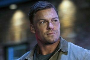L&rsquo;acteur de « Reacher » Alan Ritchson jouera dans un film de braquage inspiré du MotoGP pour Netflix, avec des connexions « Fast and the Furious »
