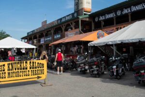 Sturgis a constaté une diminution de 25 % des accidents cette année, tandis que les arrestations pour drogue ont augmenté