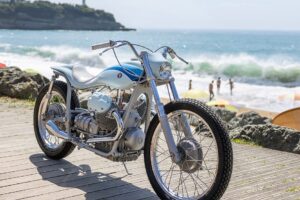 Nostalgie high-tech : le Moto Guzzi V7 Scrambler de Kaffeemaschine