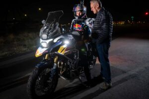 Sam Sunderland se lance dans une tentative de record du monde de circumnavigation à bord de la toute nouvelle Triumph