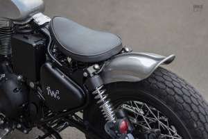 Royal Enfield Classic 500 bobber par FrontWheel Motors