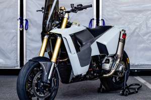 Supermotard KTM 1190 Adventure R par Max Hazan