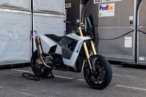 Supermotard KTM 1190 Adventure R par Max Hazan
