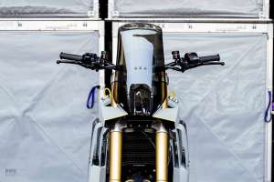 Supermotard KTM 1190 Adventure R par Max Hazan