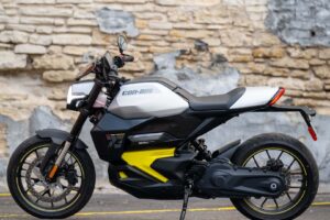 Can-Am rappelle un certain nombre de ses derniers modèles à 2 et 3 roues en raison d&rsquo;un écran tactile défectueux
