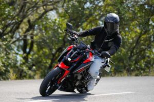 Cette marque de moto espagnole a trop d&rsquo;héritage pour faire une imitation de KTM Duke