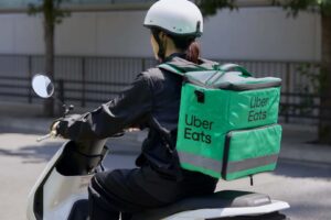 Honda veut évaluer la sécurité avec laquelle Uber mange les coursiers. Notre monde dystopique continue