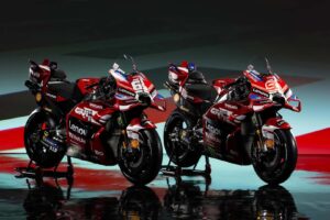La moto de course MotoGP 1 000 cm3 de Ducati vit du temps emprunté. Mais ça a toujours été le plan