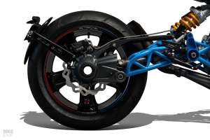 Battle of The Twins Redux : un pilote BMW R90/6 de 310 livres