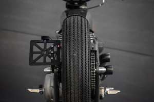 Semi-rigide Harley-Davidson Sportster personnalisé par MB Cycles