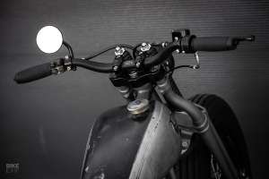 Semi-rigide Harley-Davidson Sportster personnalisé par MB Cycles