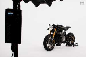 Honda CB750 Nighthawk café racer par Darling Cycles