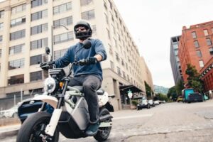 La plus petite moto électrique de LiveWire rejoint la flotte de formation MSF. Est-ce que cela aidera les nouveaux coureurs ?