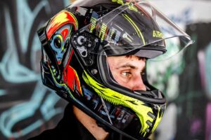 Le nouveau casque de moto bon marché d&rsquo;Airoh semble bien plus cher qu&rsquo;il ne l&rsquo;est