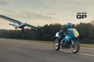 Yamaha vient de lancer une autre superbe palette de couleurs pour motos. Que la respiration lourde commence